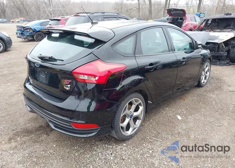 2018 Ford Focus St z USA, uszkodzony, nr VIN 1FADP3L95JL213427